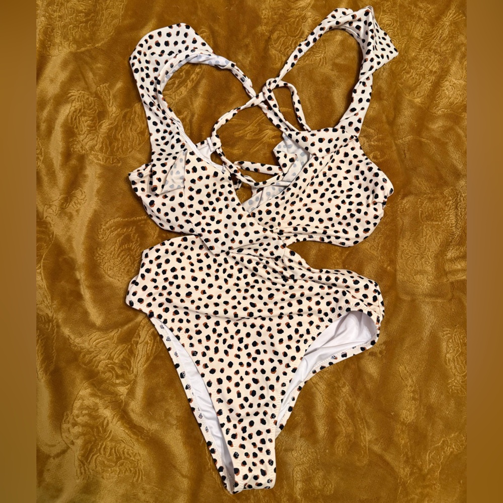 Spotted Founcy One Piece Swimsuit